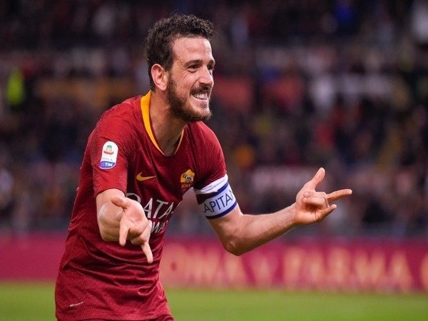 Tottenham Siap Bajak Kapten AS Roma