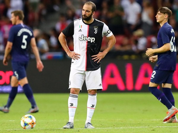 Gonzalo Higuain akan Tetap Dijual Juventus Meski Bersinar di Pramusim