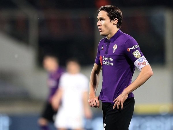 Pemilik Fiorentina Tegaskan Chiesa Bertahan, Selagi Ejek Kegagalan Juventus di Eropa