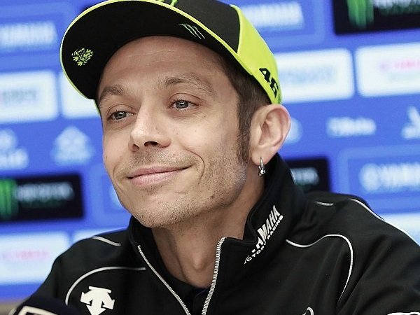 Ditanya Soal Pensiun, Valentino Rossi Justru Tertawa