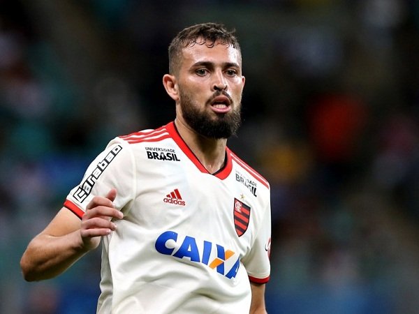Legenda Milan Puji Langkah Klub Rekrut Bek Flamengo