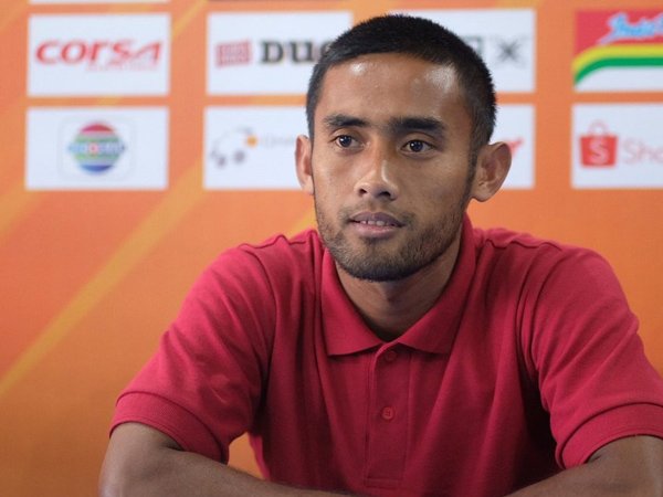 Tekad Full Back Muda Arema FC Pertahankan Posisi di Tim Utama