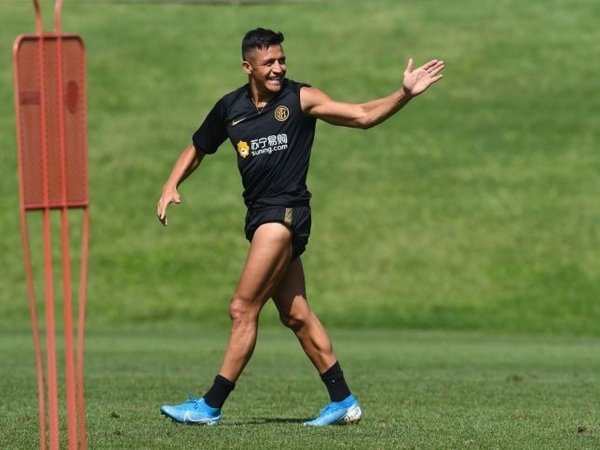 Eks Defender Inter Puji Keputusan Alexis yang Comeback ke Serie A