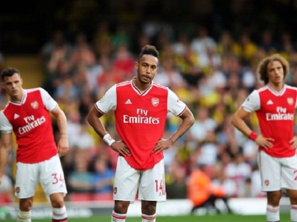 Drama di Watford, Legenda Arsenal Kritik Pertahanan Emery