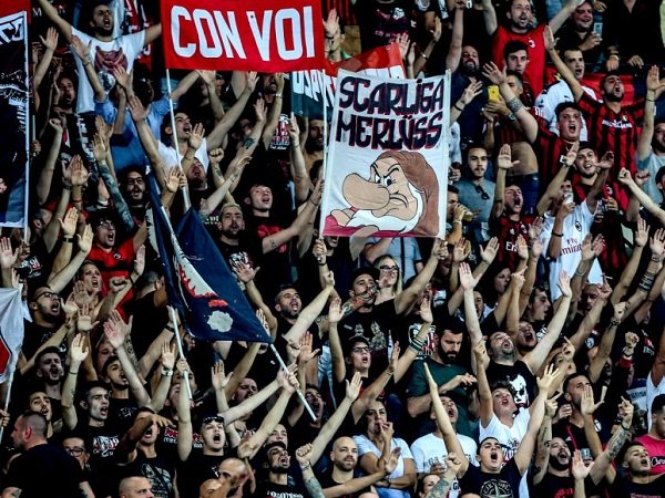 Surat Seorang Milanisti Ini Ungkap Ngerinya Fans Hellas Verona