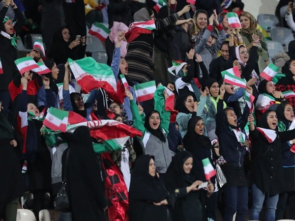 Presiden FIFA Minta Iran Izinkan Wanita Masuk ke Stadion
