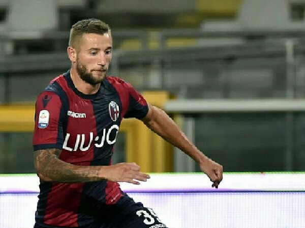Ragu dengan Rodriguez, Milan Kembali Bidik Bek Bologna