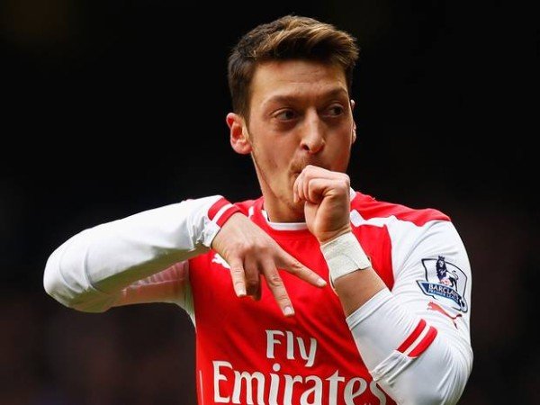 Mesut Ozil Diyakini Masih Punya Masa Depan di Arsenal