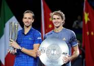 Alexander Zverev Gigit Jari, Daniil Medvedev Bawa Pulang Gelar Shanghai Masters