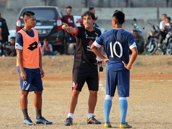 Karl Max Gabung Di Jakarta, Semen Padang FC Tantang Persija Dengan 19 Pemain