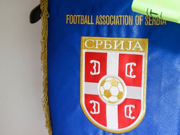 Pendukungnya Bersikap Rasis, UEFA Hukum Serbia