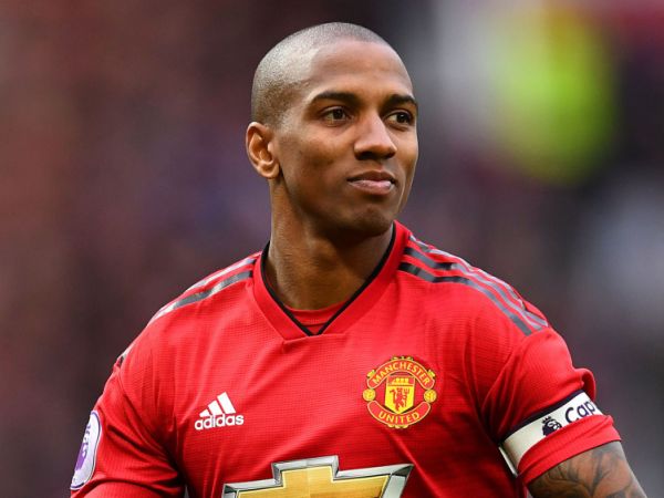 Ashley Young Sebut Solskjaer Mirip Sir Alex Ferguson