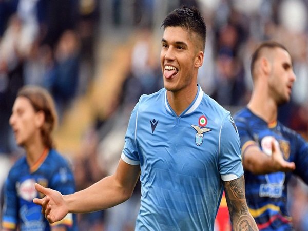 Milan Masih Belum Menyerah Kejar Servis Bintang Lazio