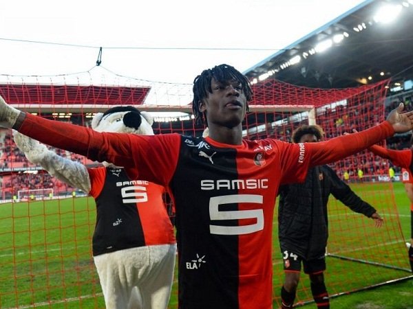 Liverpool dan PSG Masuki Perburuan, Milan Kian Sulit Gaet Sensasi Rennes