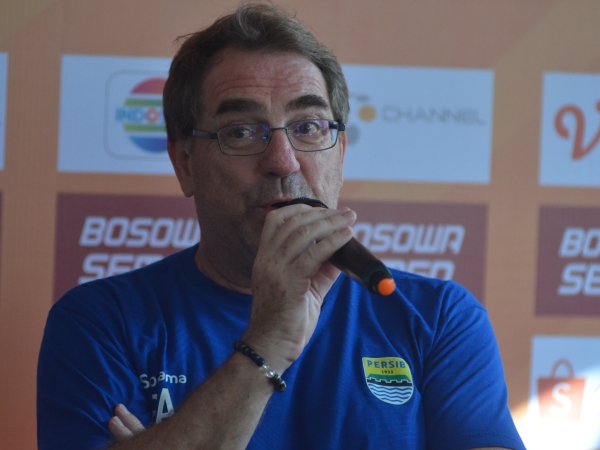 Robert Minta Persib tetap Waspada Meski Hanya Menjamu Tim Degradasi, Badak Lampung