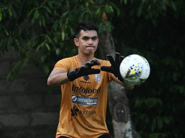 Nadeo Siap Bersaing Sekaligus Curi Ilmu Dari Kiper Senior Bali United