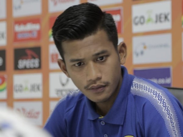 Stok Pemain Bertahan Melimpah, Bek Muda Persib Siap Bersaing