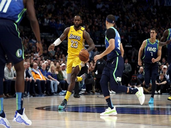 Tanpa Anthony Davis, Lakers Masih Mampu Permalukan Mavericks