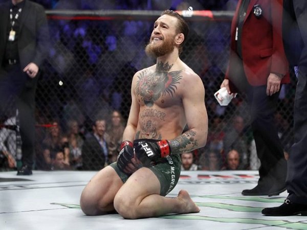 McGregor Hanya Butuh 40 Detik Untuk Tumbangkan Cowboy