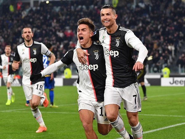 Dwigol Cristiano Ronaldo Bawa Juventus Makin Mantap di Puncak Klasemen Serie A