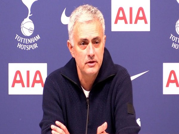Mourinho Klaim Tottenham Tidak Diuntungkan Dengan Libur Musim Dingin EPL