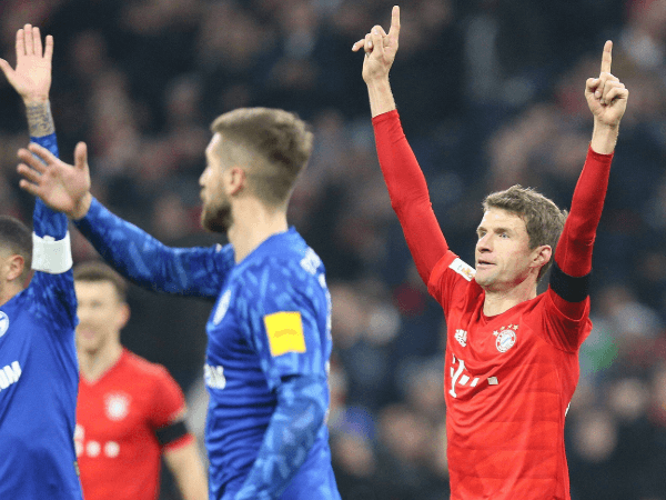 Menang Lawan Schalke 04, Muller Samai Pencapaian Lewandowski