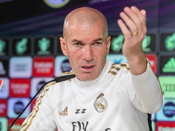 Zidane Tetap Harapkan Barcelona Kompetitif Meski Alami Masalah Internal