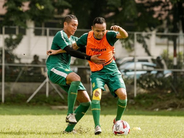 Tantang MU, Aji Santoso Akan Rotasi Pemain Persebaya