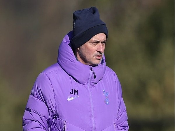 Jadwal Padat Mengintai, Mourinho Pastikan Tottenham Sepenuhnya Fokus Kontra Aston Villa