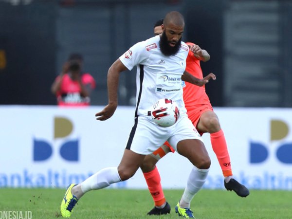 Jacksen Tunggu Gol Debut Comvalius, Gawang Persebaya Dalam Bidikan