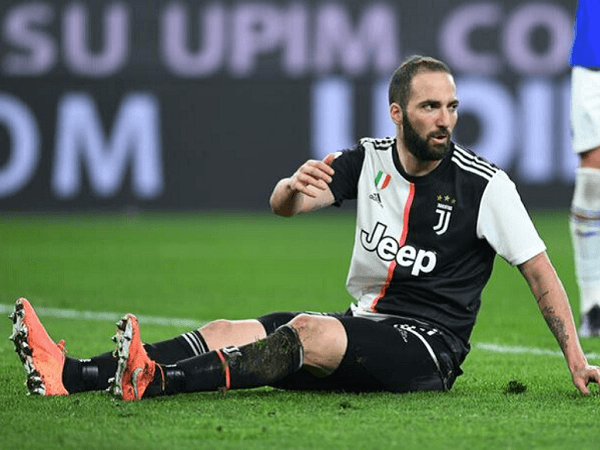 Kebijakan Juventus Biarkan Tiga Bintangnya Tinggalkan Karantina Dipertanyakan