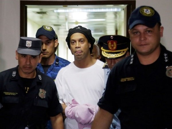 Masih Gacor, Ronaldinho Cetak Lima Gol dalam Penjara
