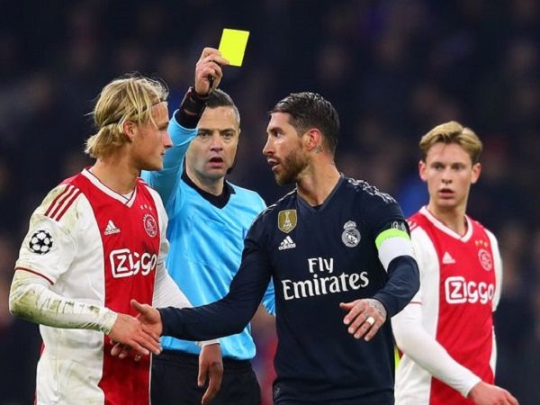 Libur Kompetisi, Ramos dan Ajax Justru Terlibat "Perang Tweet"