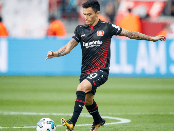 Diincar Bayern Munich, Leverkusen Optimis Perpanjang Kontrak Aranguiz
