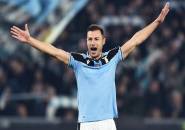 Tak Ingin Membela Klub Lain, Agen Klaim Defender Lazio Tolak Banyak Tawaran