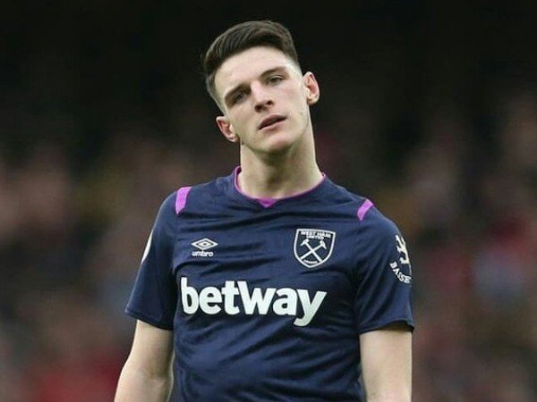 Agar Mau Bertahan, West Ham Diminta Naikkan Gaji Declan Rice