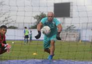 Pelatih Kiper Persib Terus Perbaharui Ilmu Kepelatihan Kiper Saat Ada Waktu Luang