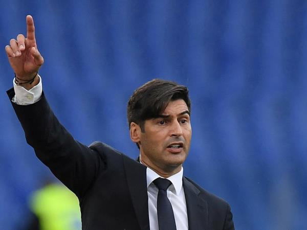 Pelatih Roma Mengaku Tak Bisa Bayangkan Sepak Bola Tanpa Pelukan