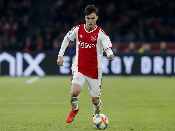 Arsenal Turut Kejar Tanda Tangan Nicolas Tagliafico dari Ajax