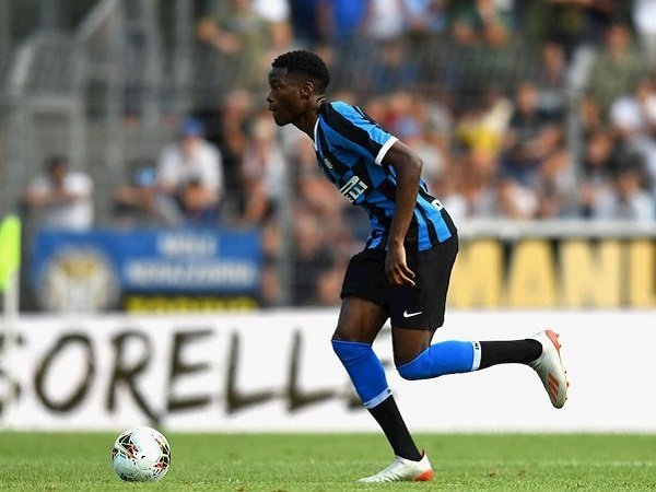 Inter Berikan Kontrak Berdurasi 4 Tahun Bagi Lucien Agoume