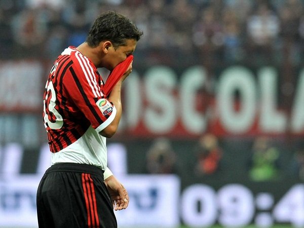 Meski Tertarik, Dua Alasan Ini Bikin Thiago Silva Sulit Kembali Ke Milan
