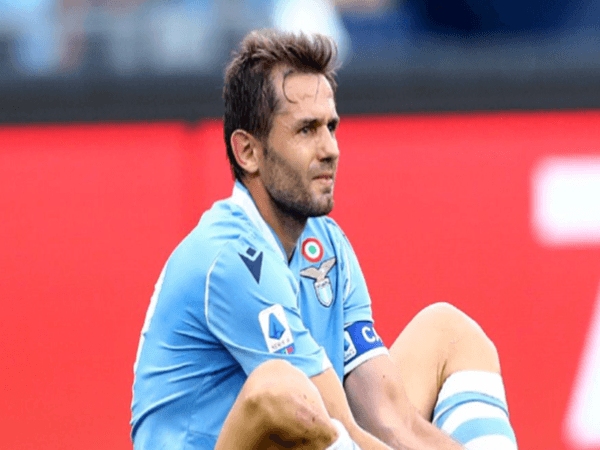Cedera Berulang, Kapten Lazio Pertimbangkan Pensiun?
