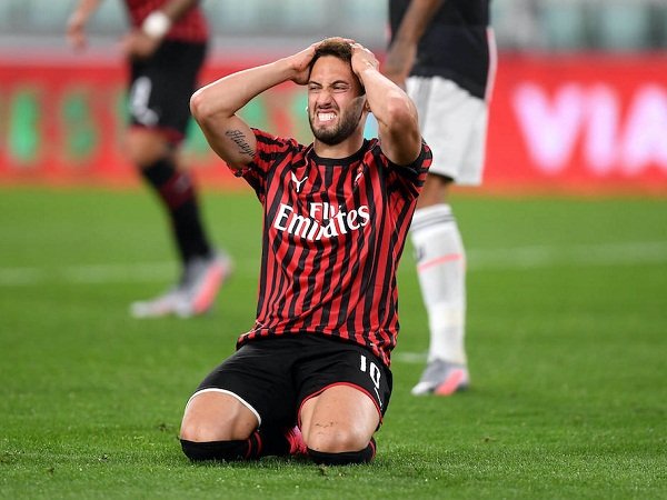 Tersingkir dari Coppa Italia, Gelandang Milan Salahkan VAR