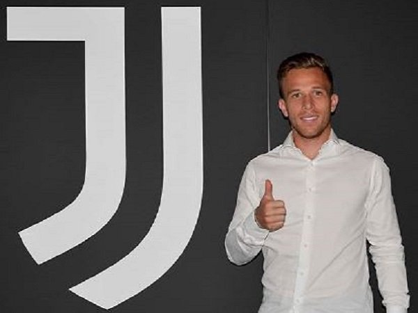 Arthur Melo Ingin Bawa Barca Juara Sebelum Hengkang ke Juventus