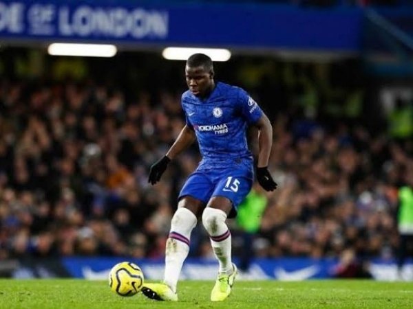 Tottenham Makin PeDe Amankan Servis Defender Chelsea