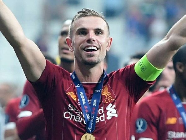 Meski Cedera, Klopp Tegaskan Henderson Akan Tetap Ikut Angkat Trofi Premier League