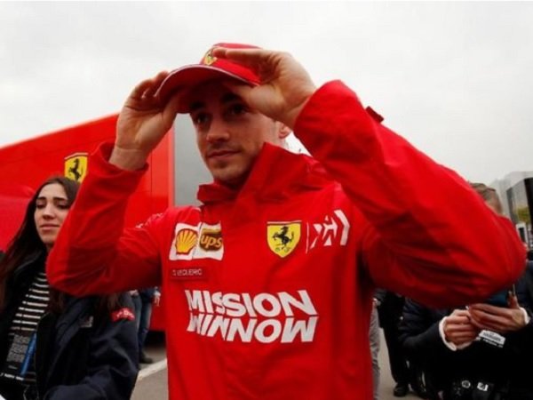 Tabrak Rekan Setimnya Sendiri, Leclerc Minta Maaf Kepada Seluruh Tim Ferrari