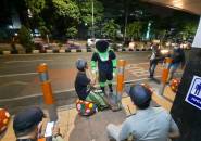 Antisipasi Penyebaran Virus Corona, Jojo Zoro Bagikan Masker Untuk Warga Surabaya