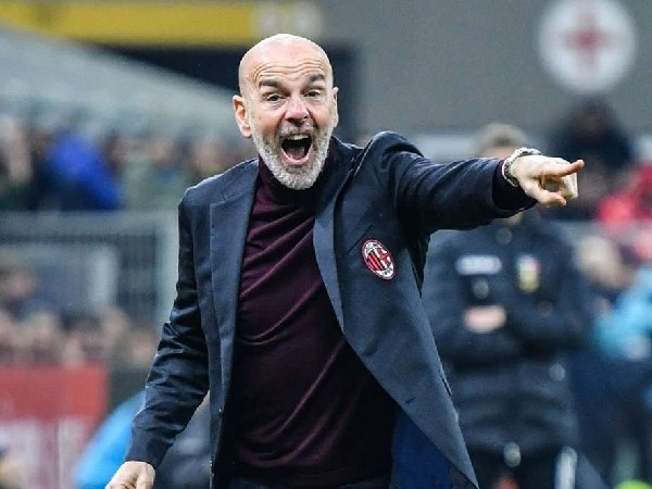 Resmi Perpanjang Kontrak, Stefano Pioli Akan Latih Milan Sampai Tahun 2022
