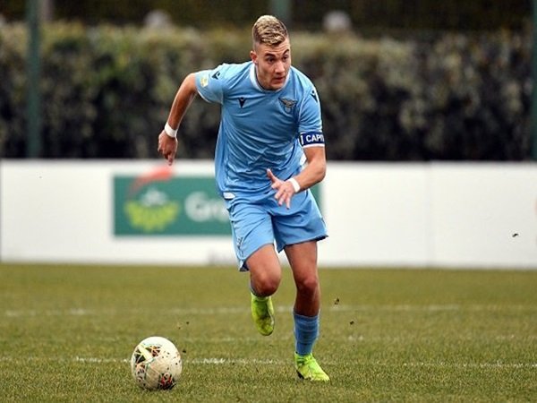 Benevento Minati Servis Bintang Muda Lazio